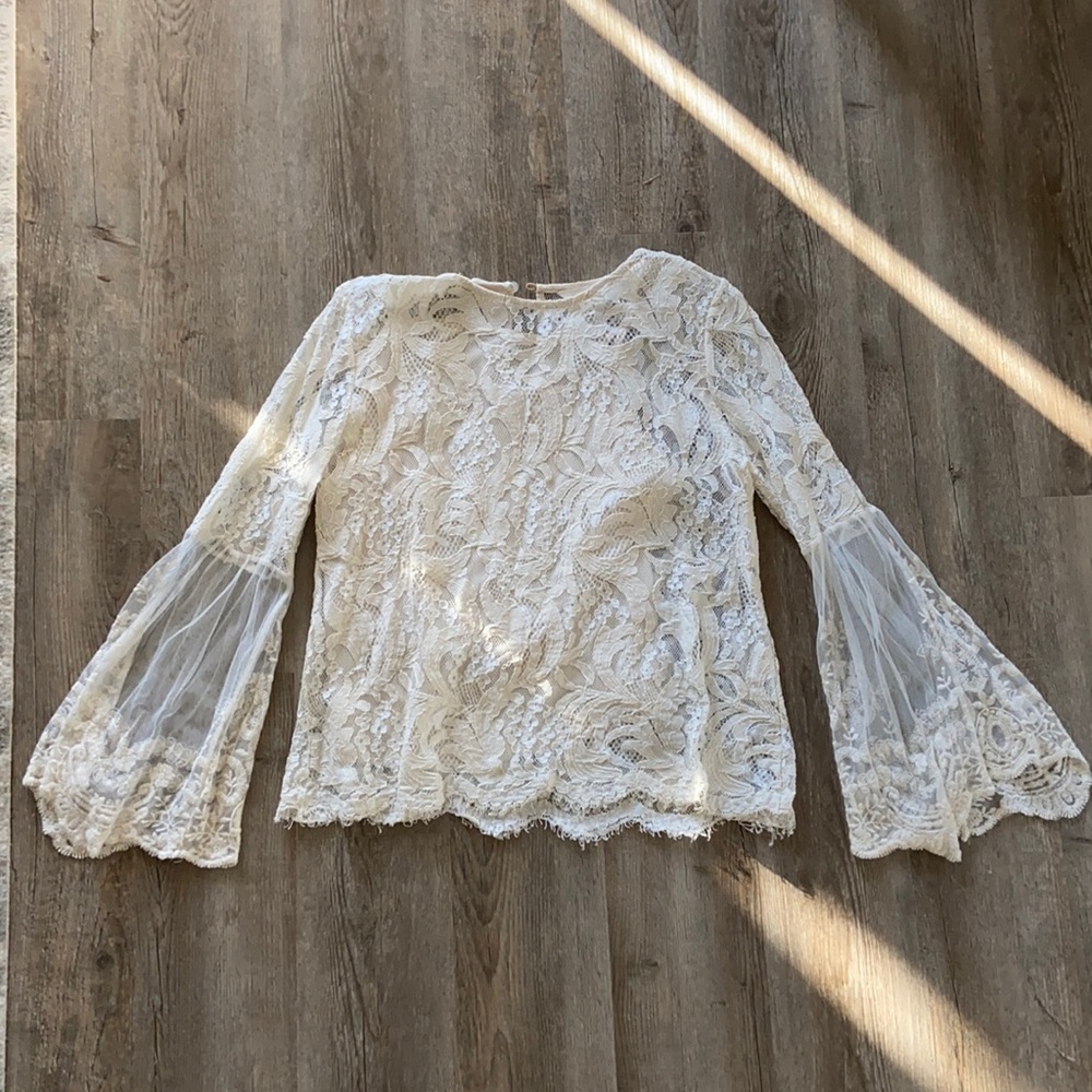 Off white lace bell bottoms sleeve shirt